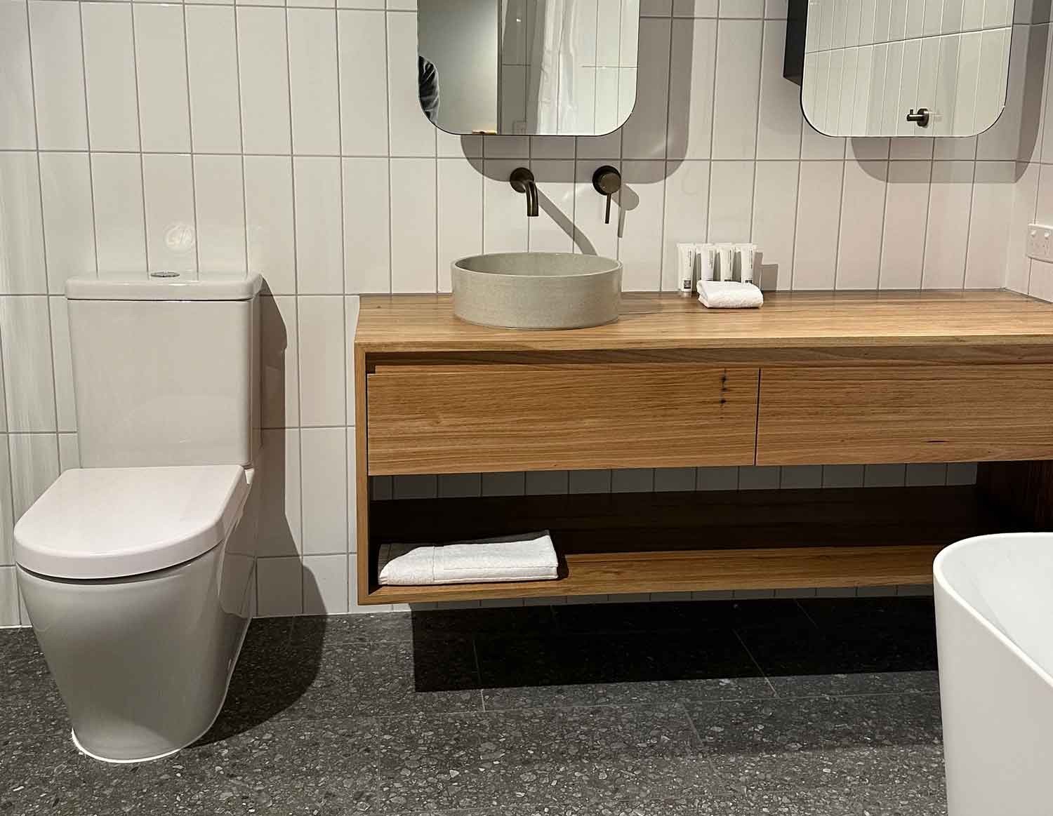 WC210-11.jpg