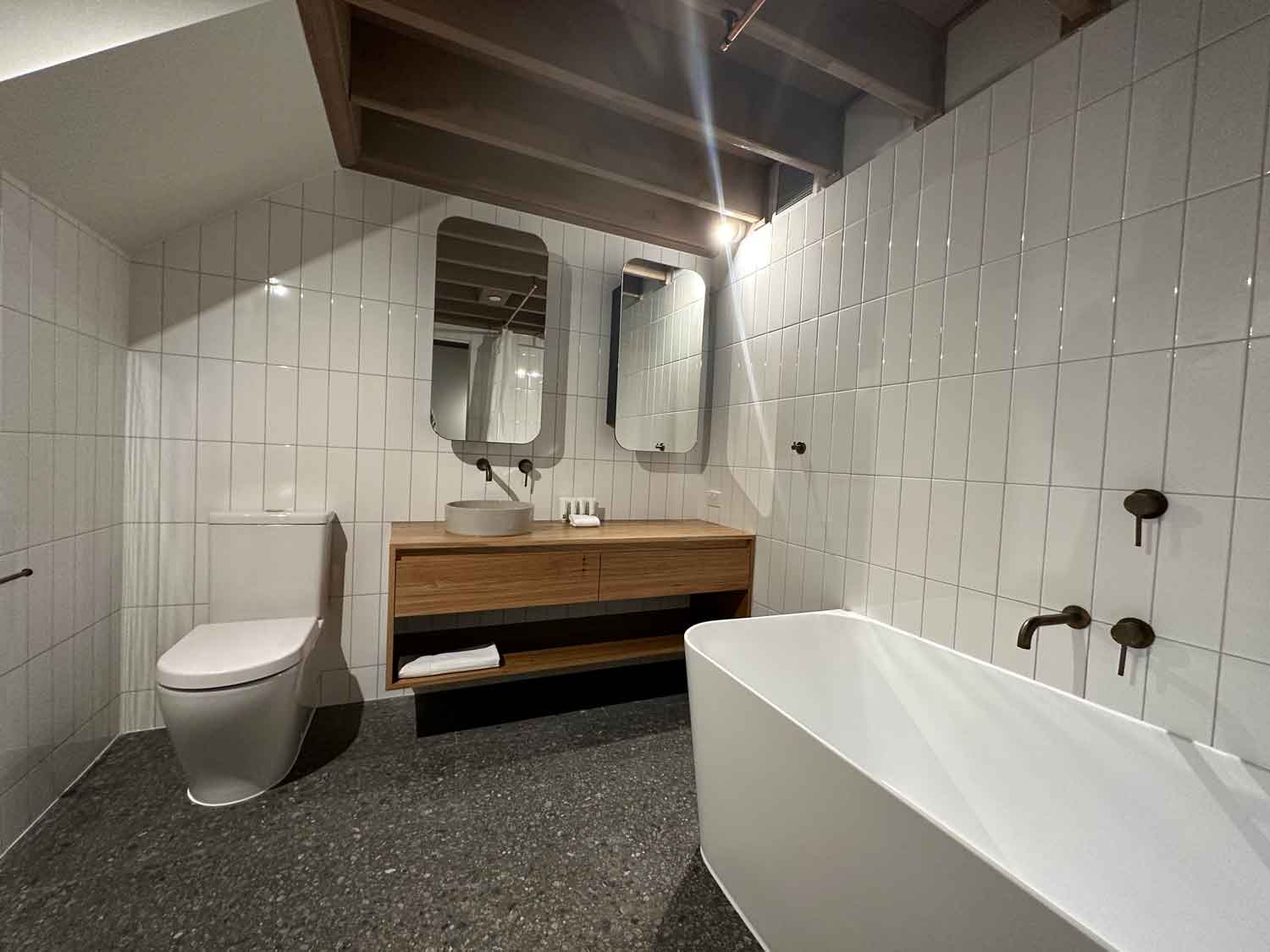 WC210-12.jpg