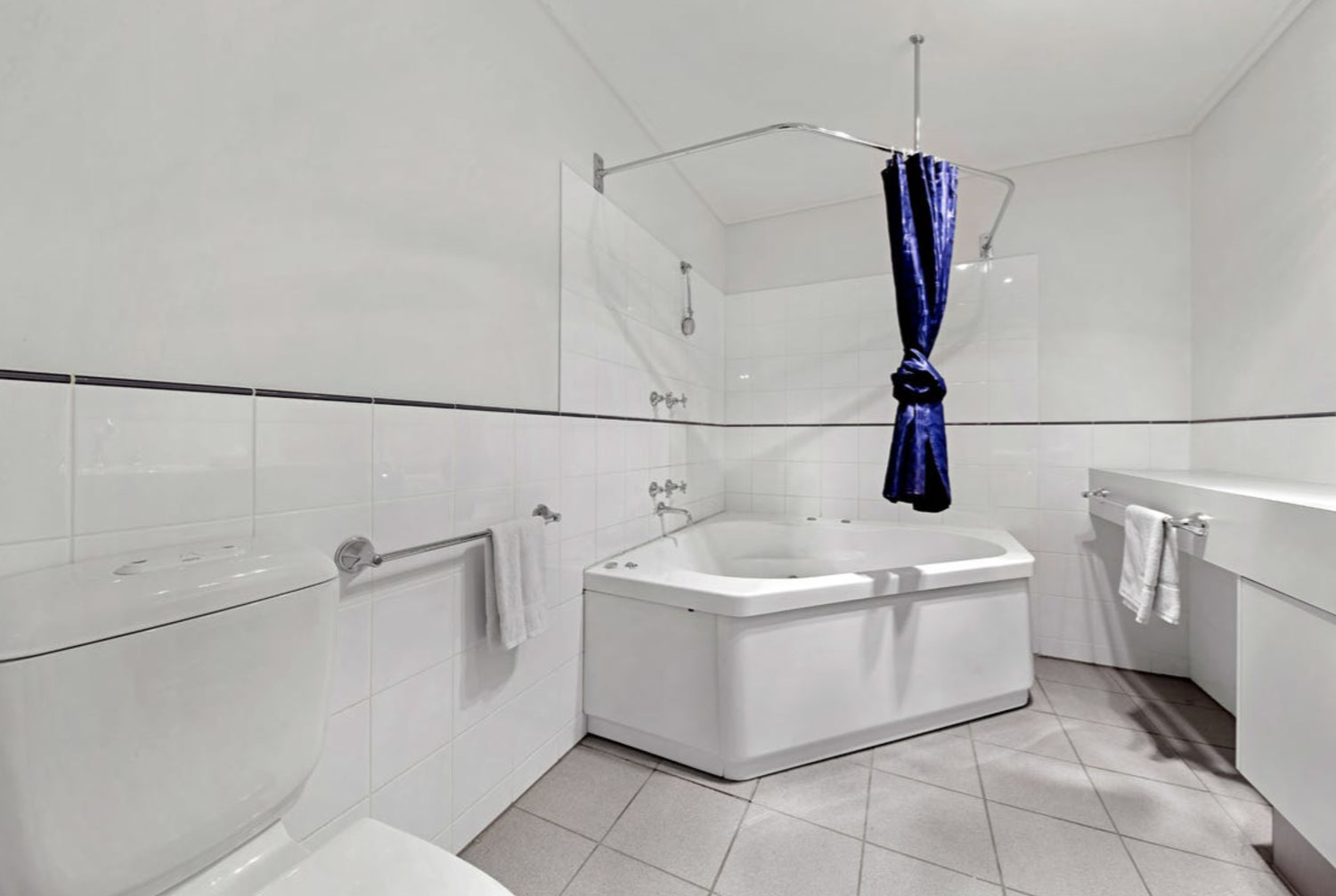 White-Crystal-209-11.jpg